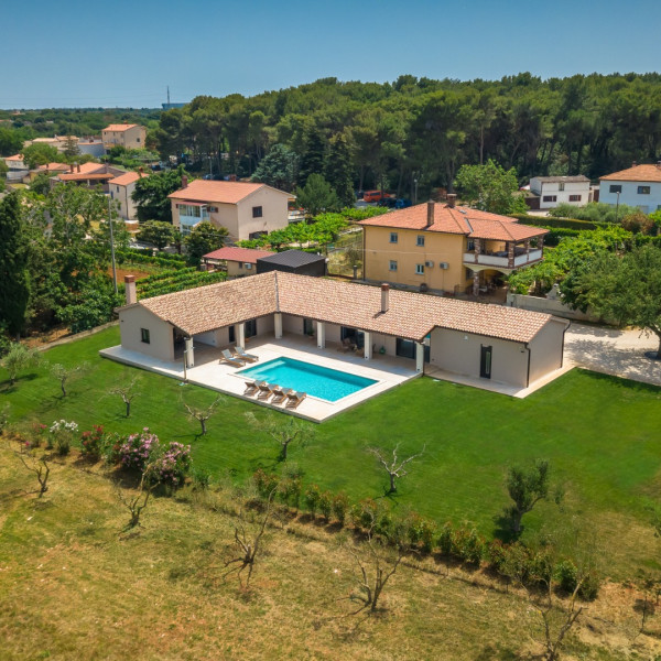 Villa Marialba, Villa Marialba with pool near the center of Pula, Istria, Croatia Pula