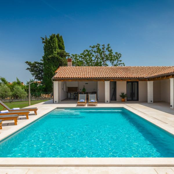 Villa Marialba, Villa Marialba with pool near the center of Pula, Istria, Croatia Pula
