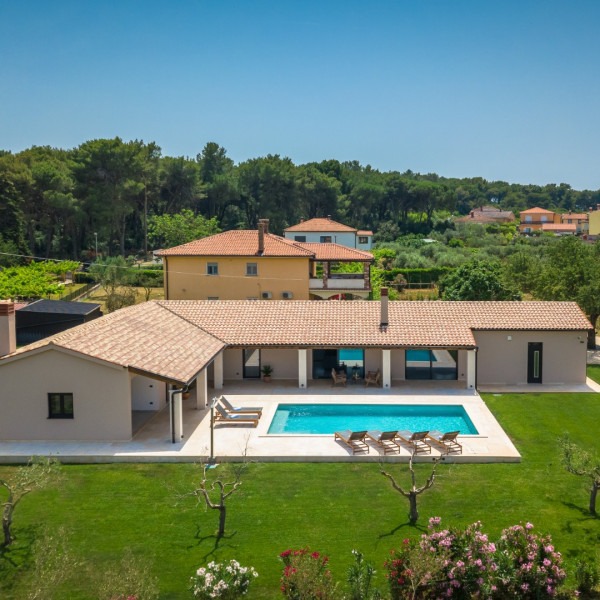 Villa Marialba, Villa Marialba with pool near the center of Pula, Istria, Croatia Pula