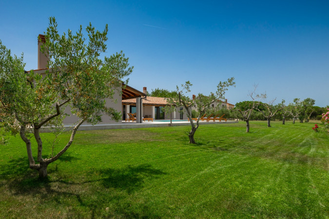 Exterior, Villa Marialba with pool near the center of Pula, Istria, Croatia Pula
