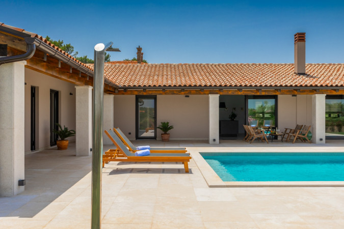 Exterior, Villa Marialba with pool near the center of Pula, Istria, Croatia Pula