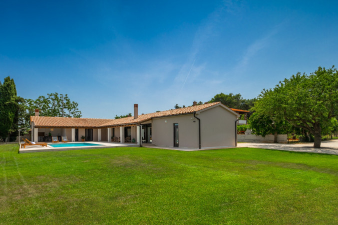 Exterior, Villa Marialba with pool near the center of Pula, Istria, Croatia Pula