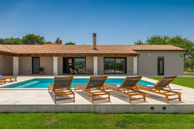 Exterior, Villa Marialba with pool near the center of Pula, Istria, Croatia Pula
