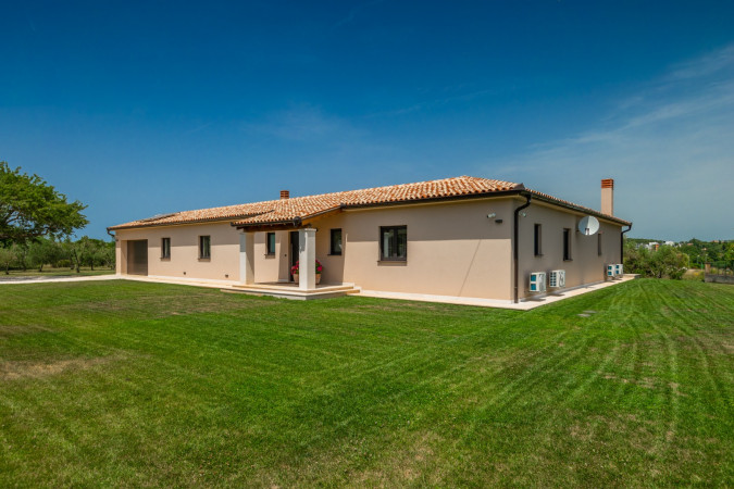 Exterior, Villa Marialba with pool near the center of Pula, Istria, Croatia Pula