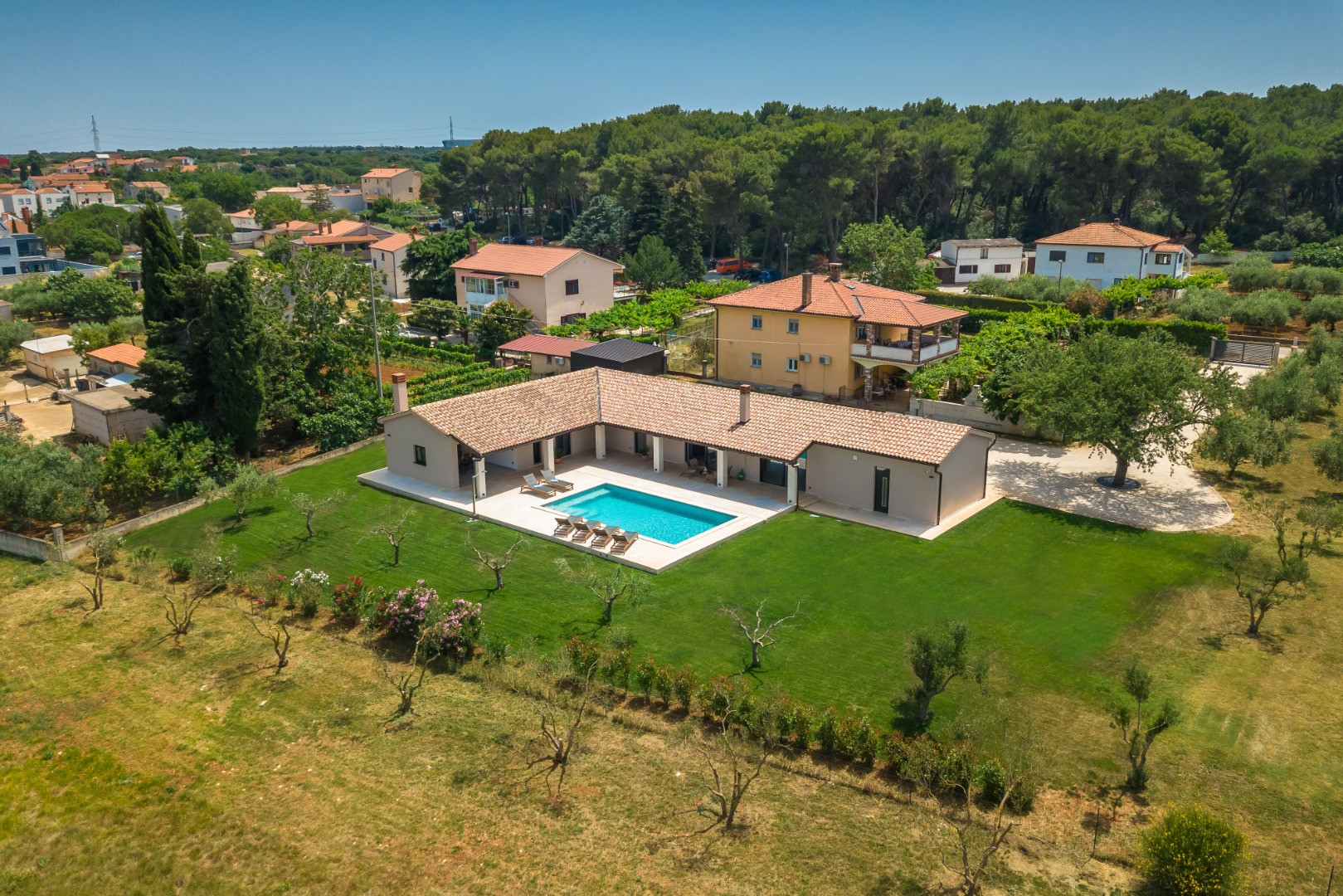 Villa surrounded by olive trees in beautiful Istria - Enjoy the barbecue and private pool, Villa Marialba with pool near the center of Pula, Istria, Croatia Pula